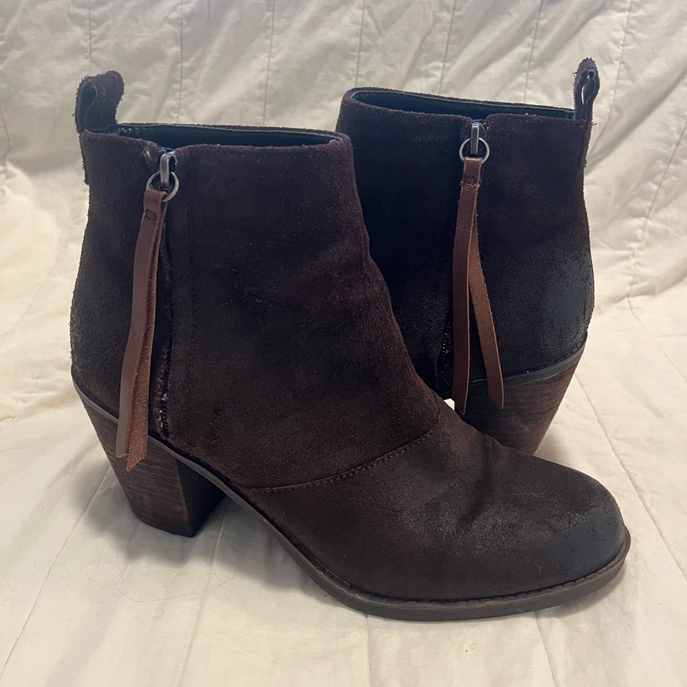 Dolce Vita Joust Brown Suede Bootie Women’s Size 8.5